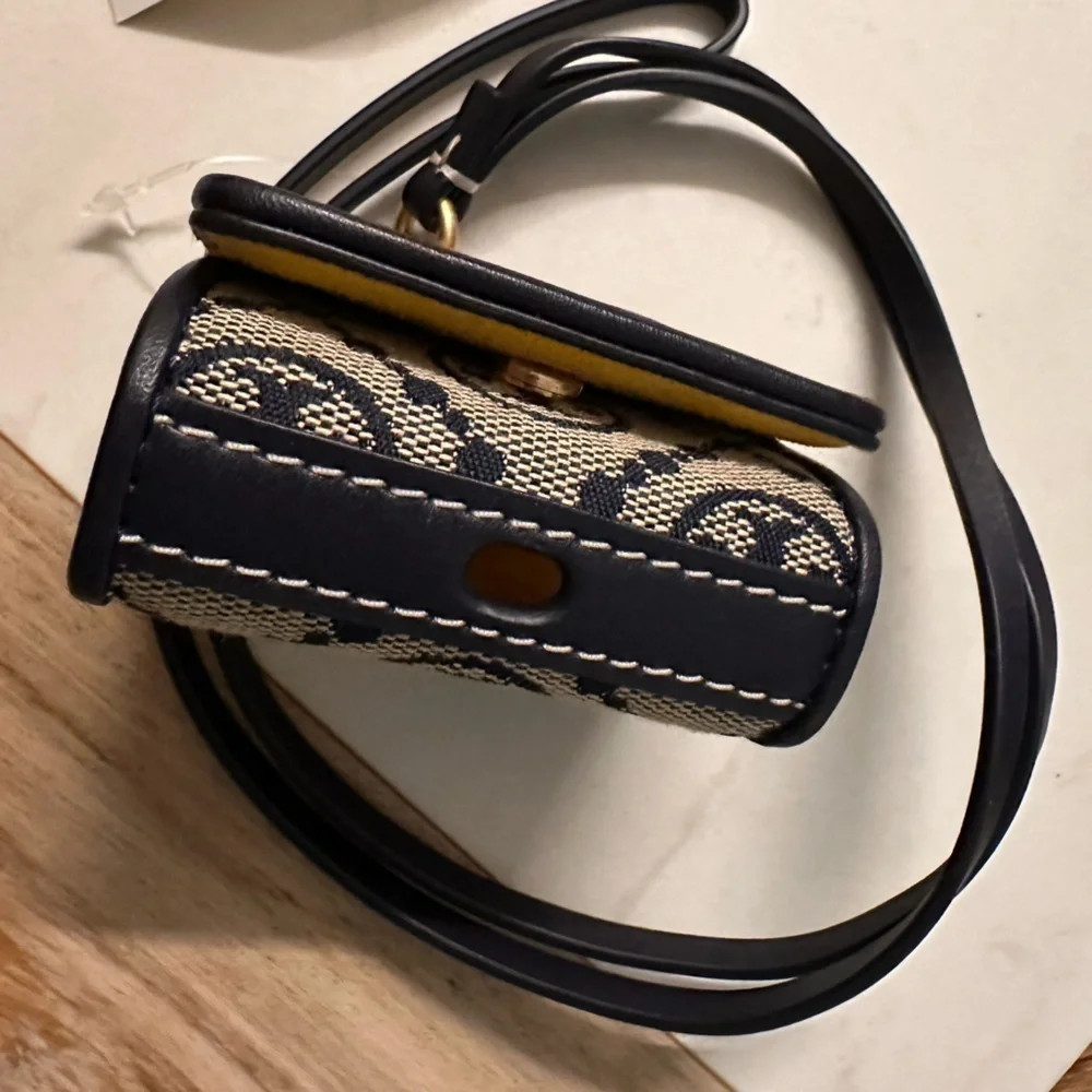 NWT! NEW! Tory Burch T Monogram Jacquard Leather Airpods Case Mini Bag -Navy
